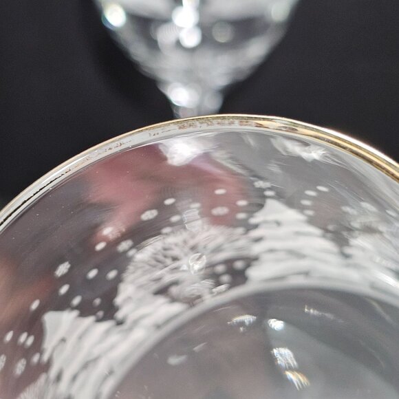 2 Libbey PINES Wine Glasses 10oz Winter Scene white decal gold rim Arbys Lynns - Picture 4 of 11